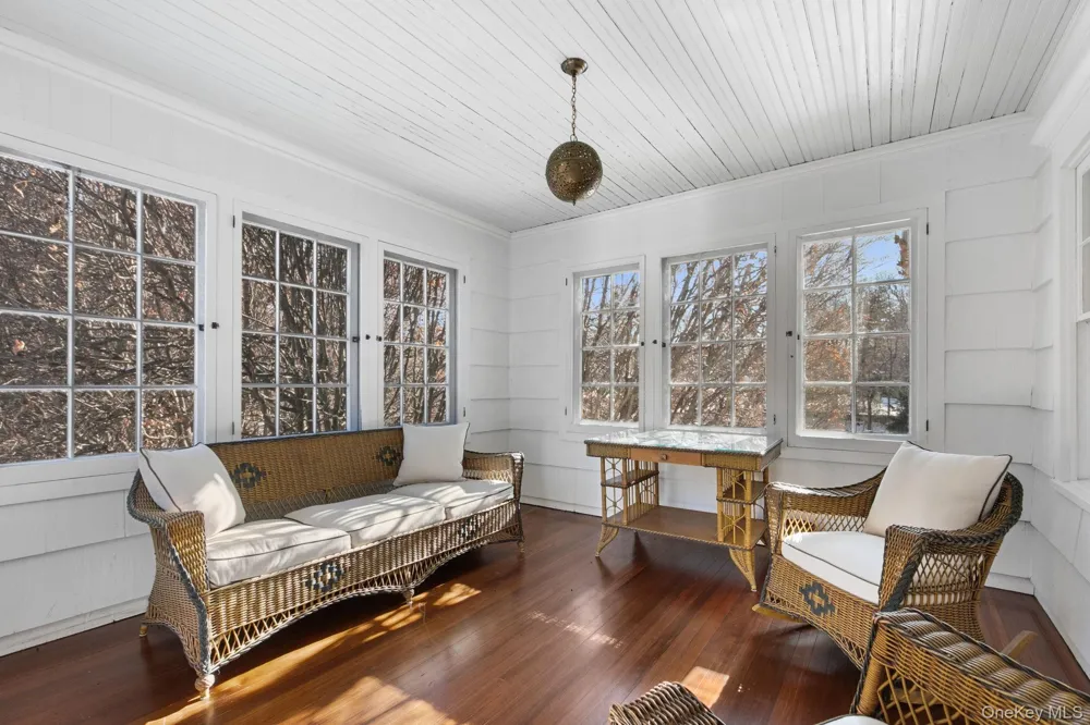 36 Revolutionary Road Briarcliff Manor, NY 10510