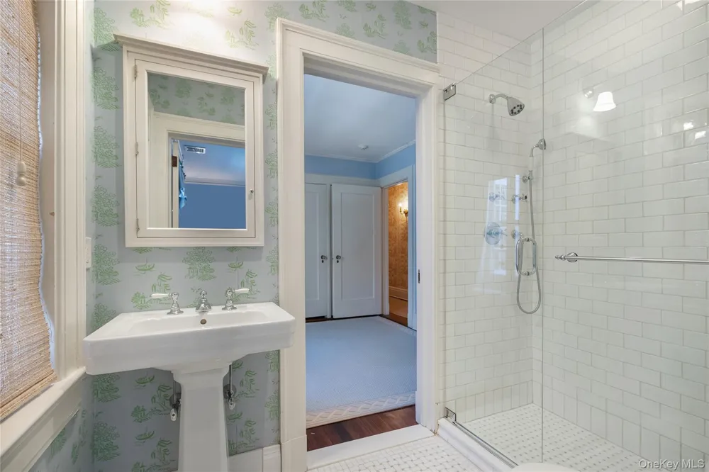 36 Revolutionary Road Briarcliff Manor, NY 10510