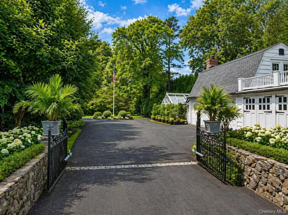 36 Revolutionary Road Briarcliff Manor, NY 10510