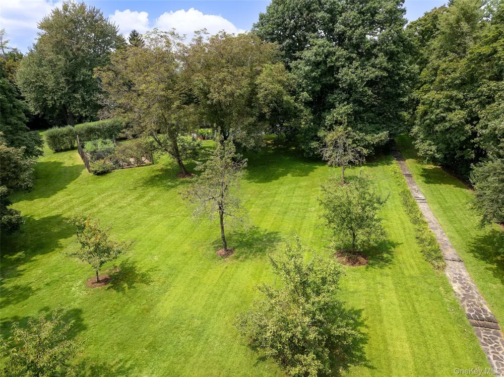 36 Revolutionary Road Briarcliff Manor, NY 10510