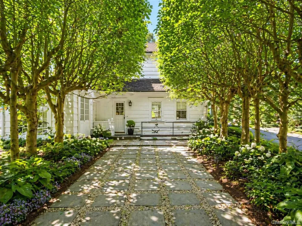 36 Revolutionary Road Briarcliff Manor, NY 10510