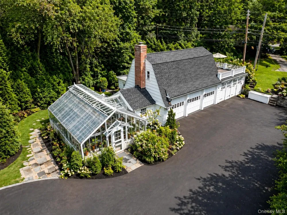 36 Revolutionary Road Briarcliff Manor, NY 10510