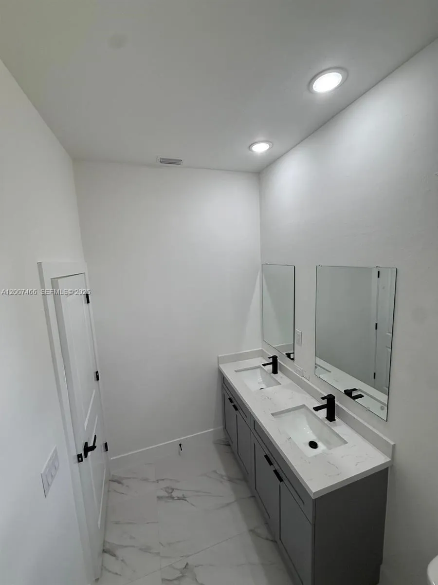 1089 EISENHOWER BLVD #1089 Lehigh Acres, FL 33974