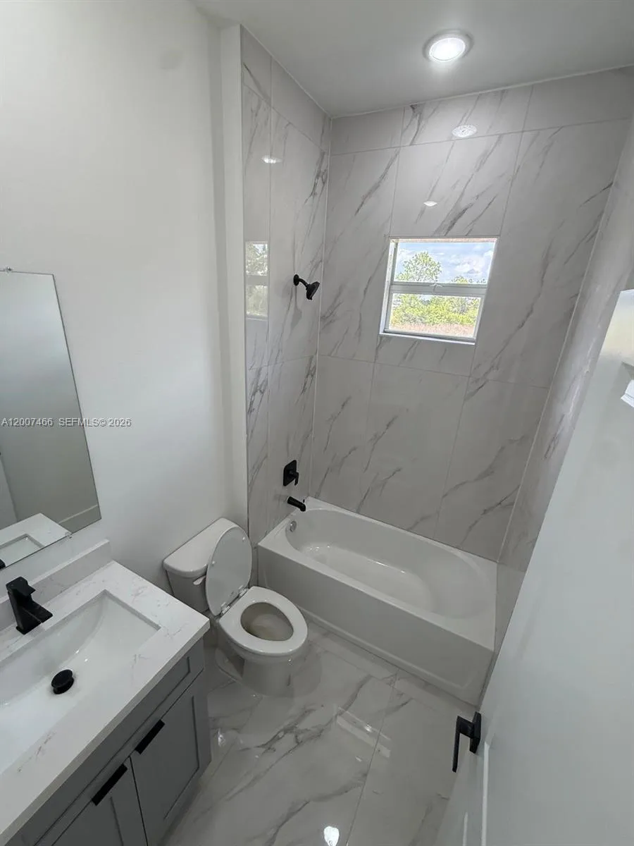 1089 EISENHOWER BLVD #1089 Lehigh Acres, FL 33974