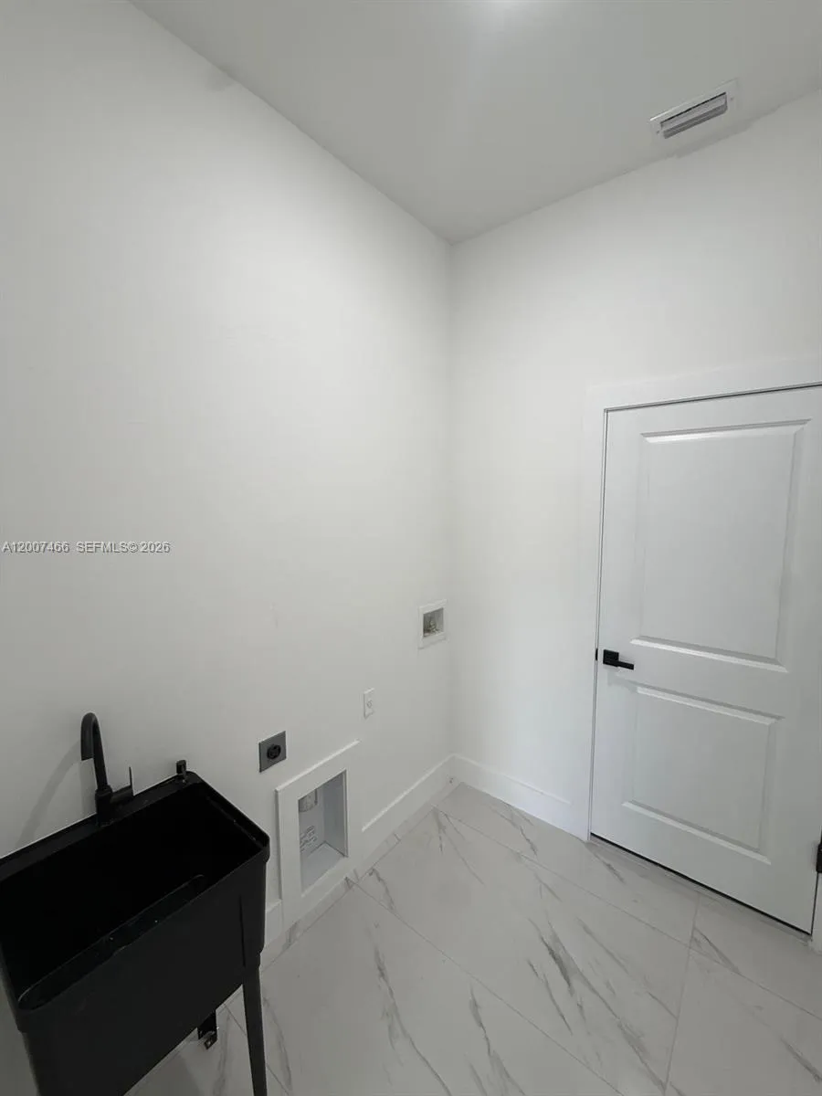 1089 EISENHOWER BLVD #1089 Lehigh Acres, FL 33974