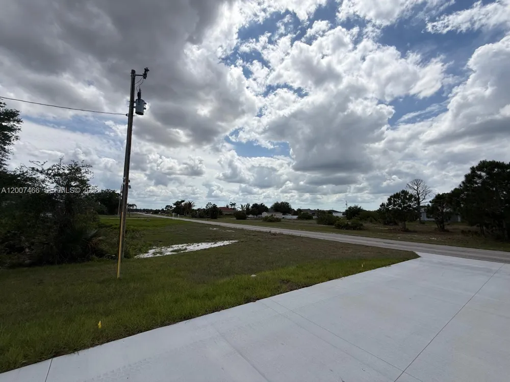 1089 EISENHOWER BLVD #1089 Lehigh Acres, FL 33974