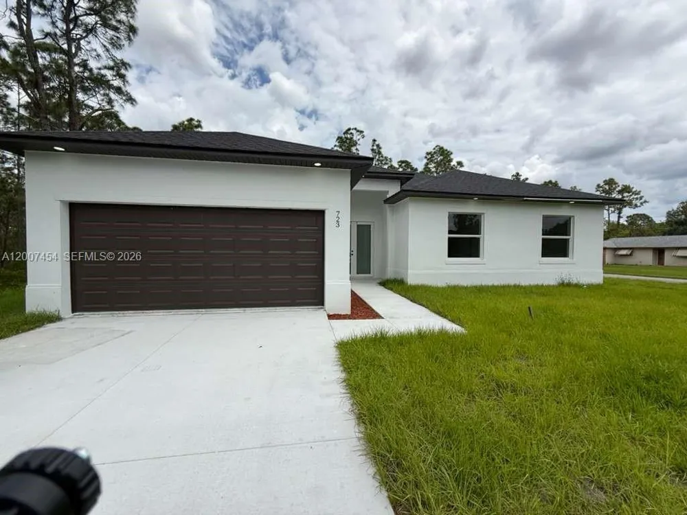 723 EPPS BROWN ST E #723 Lehigh Acres, FL 33974