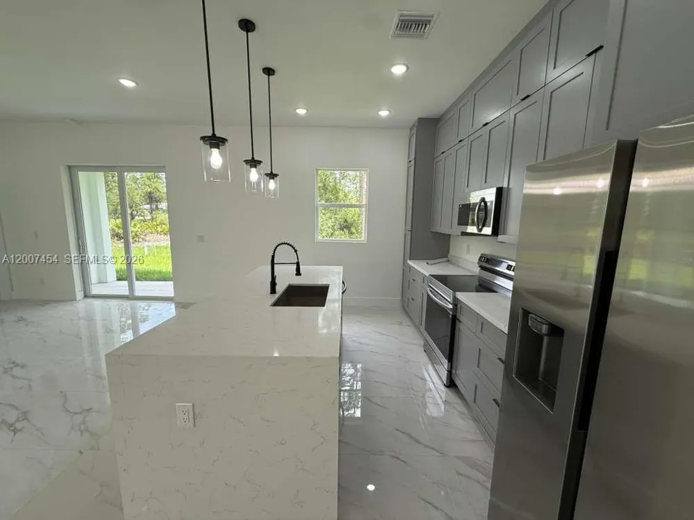 723 EPPS BROWN ST E #723 Lehigh Acres, FL 33974