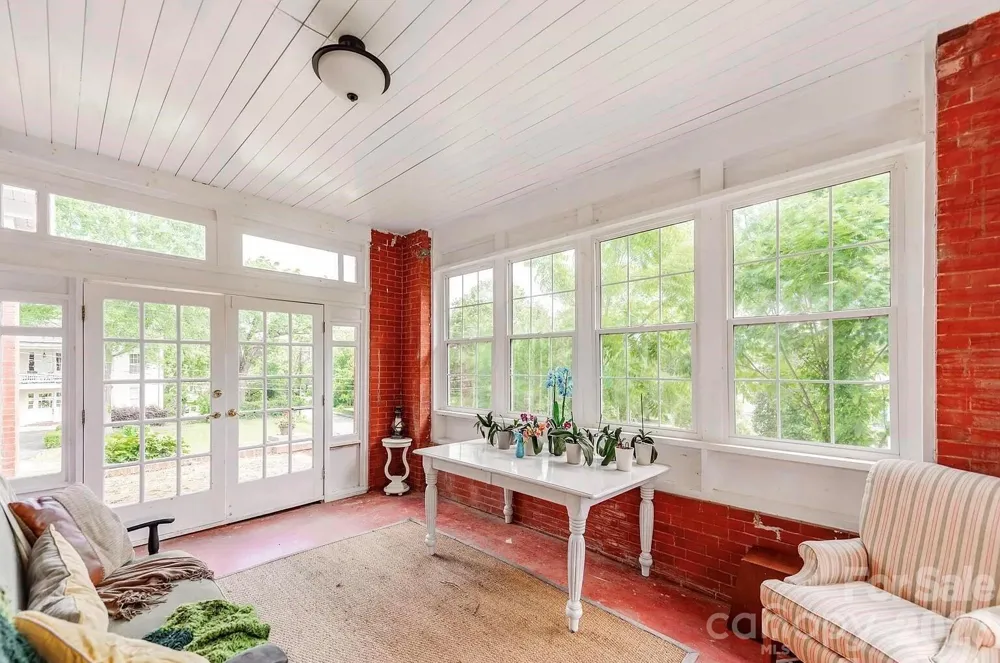 128 W End Street Chester, SC 29706