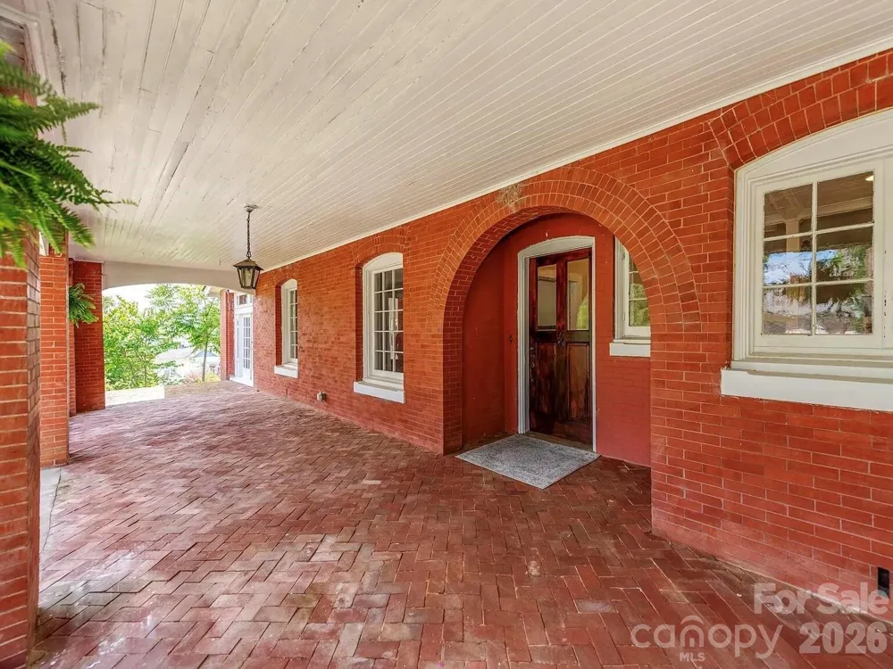 128 W End Street Chester, SC 29706