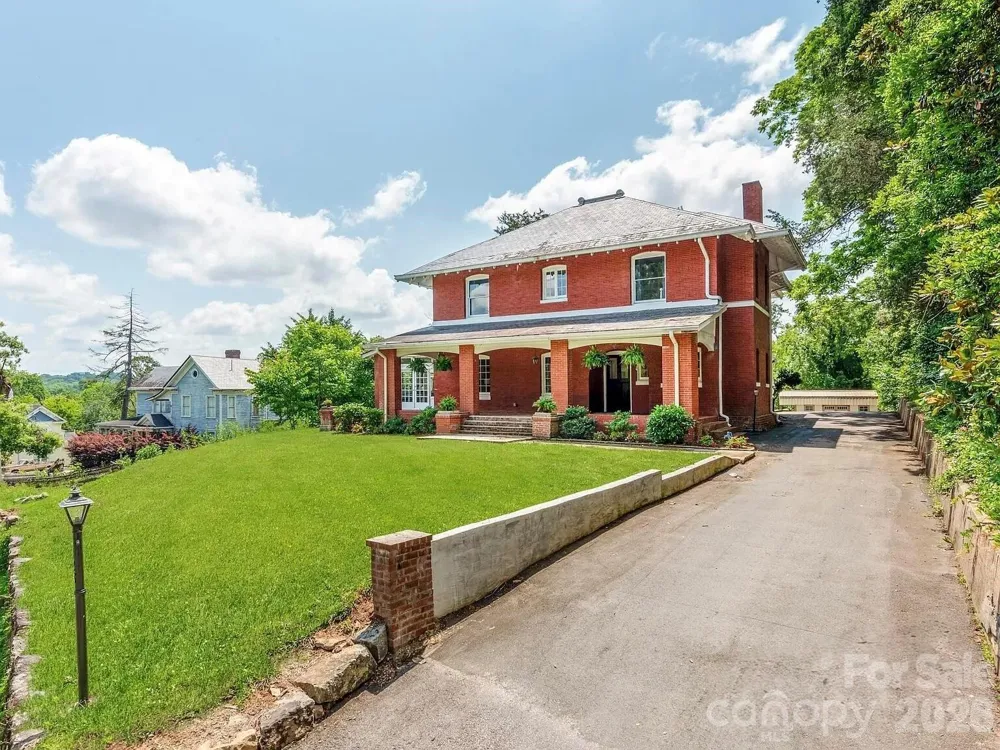 128 W End Street Chester, SC 29706