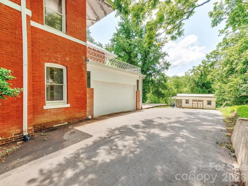 128 W End Street Chester, SC 29706