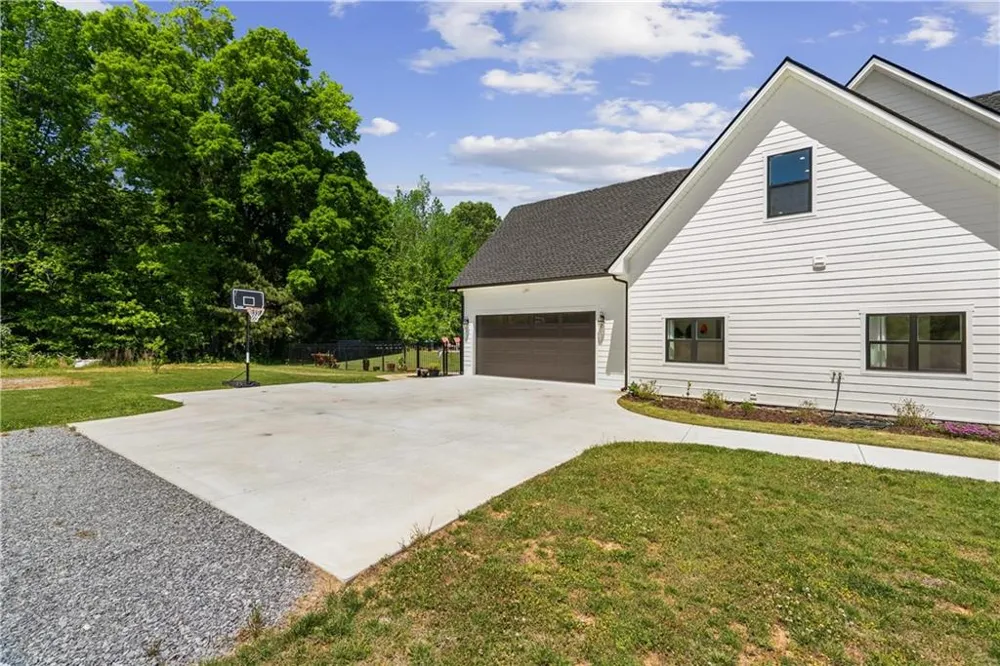 876 Cline Road Resaca, GA 30735