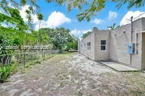 1301 Sharar Ave Opa-Locka, FL 33054