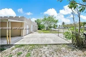 1301 Sharar Ave Opa-Locka, FL 33054