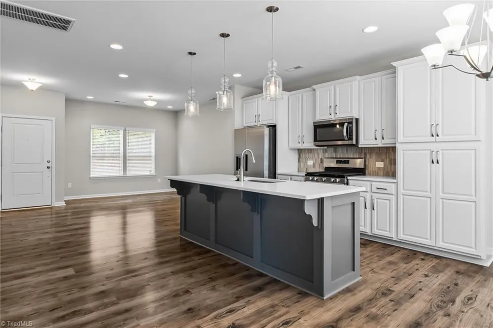4462 Wesmar Drive Pfafftown, NC 27040