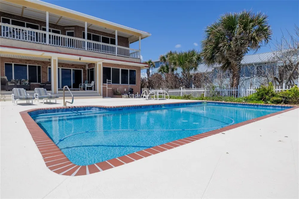 1413 ATLANTIC AVENUE New Smyrna Beach, FL 32169