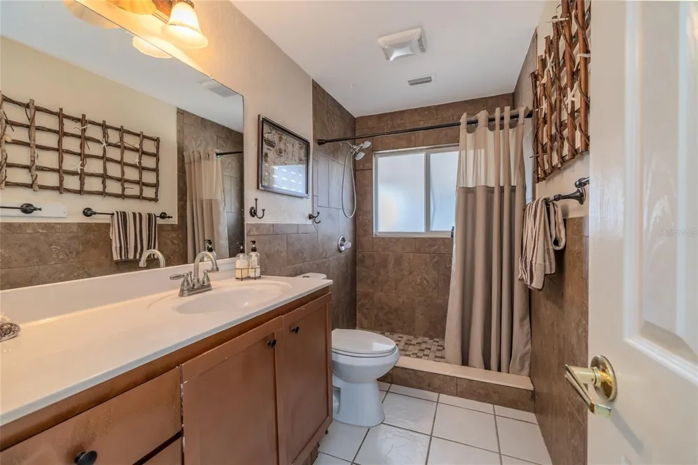 1413 ATLANTIC AVENUE New Smyrna Beach, FL 32169