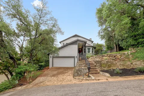 4605 Beechwood Hollow