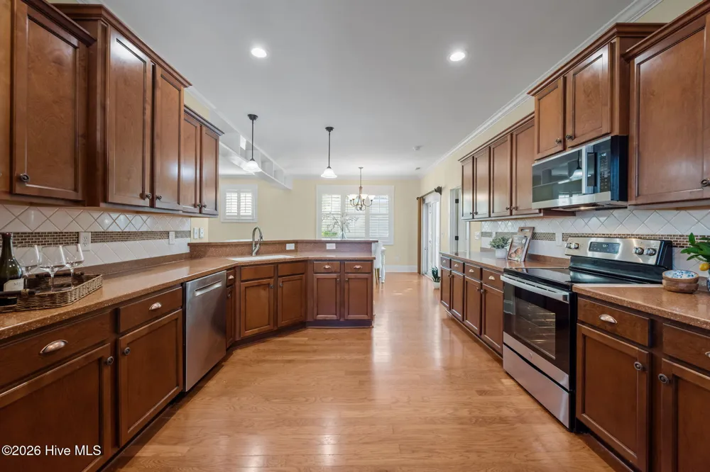 806 Wildflower Drive Holly Ridge, NC 28445