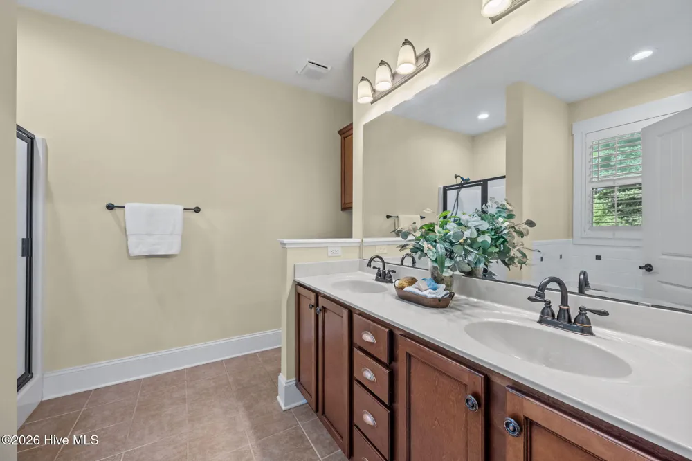 806 Wildflower Drive Holly Ridge, NC 28445