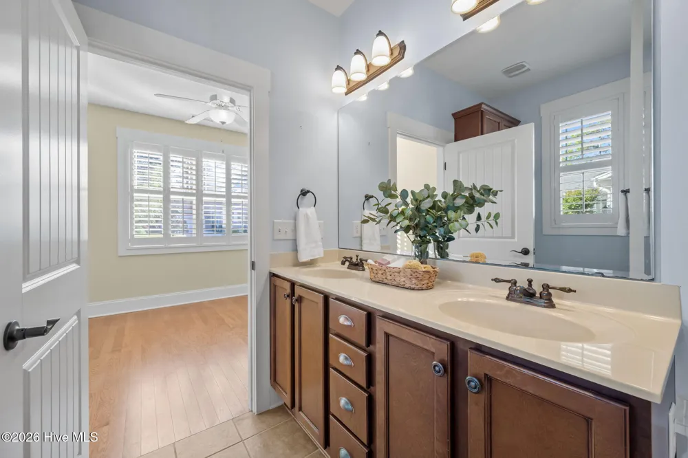 806 Wildflower Drive Holly Ridge, NC 28445