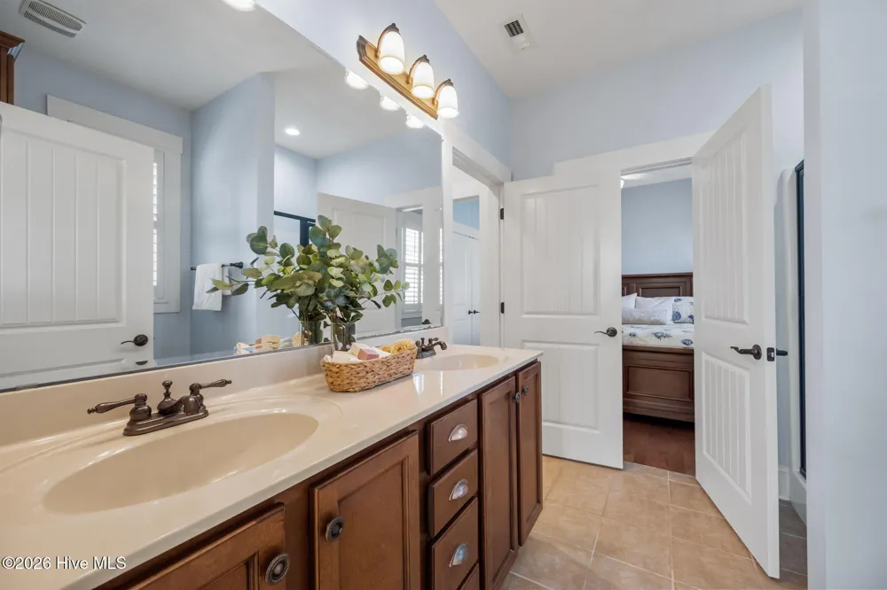 806 Wildflower Drive Holly Ridge, NC 28445