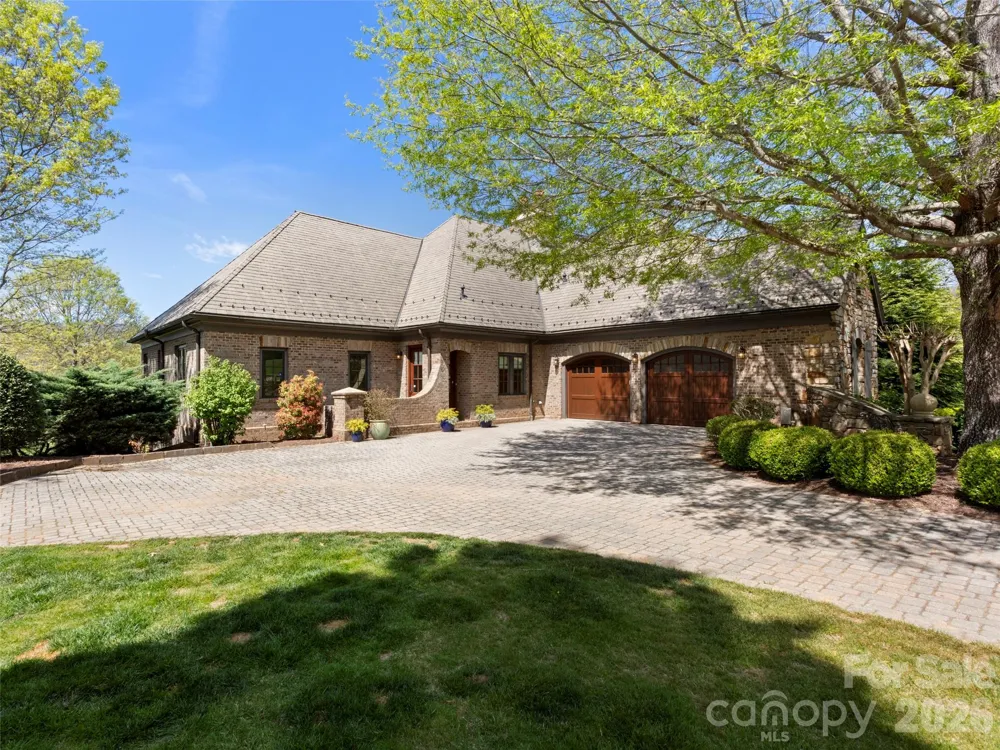 14 Golfside Court Arden, NC 28704
