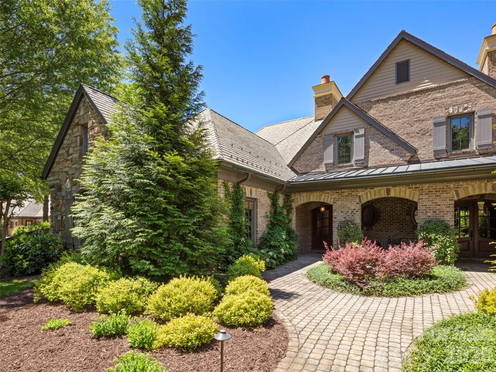 14 Golfside Court Arden, NC 28704