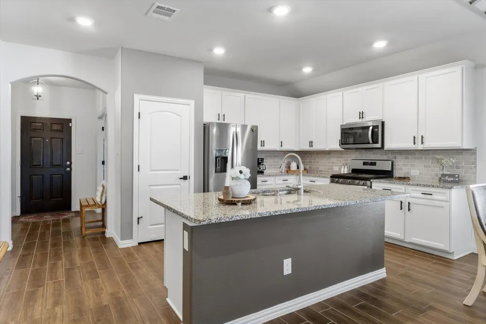 1284 Binfield Drive Forney, TX 75126