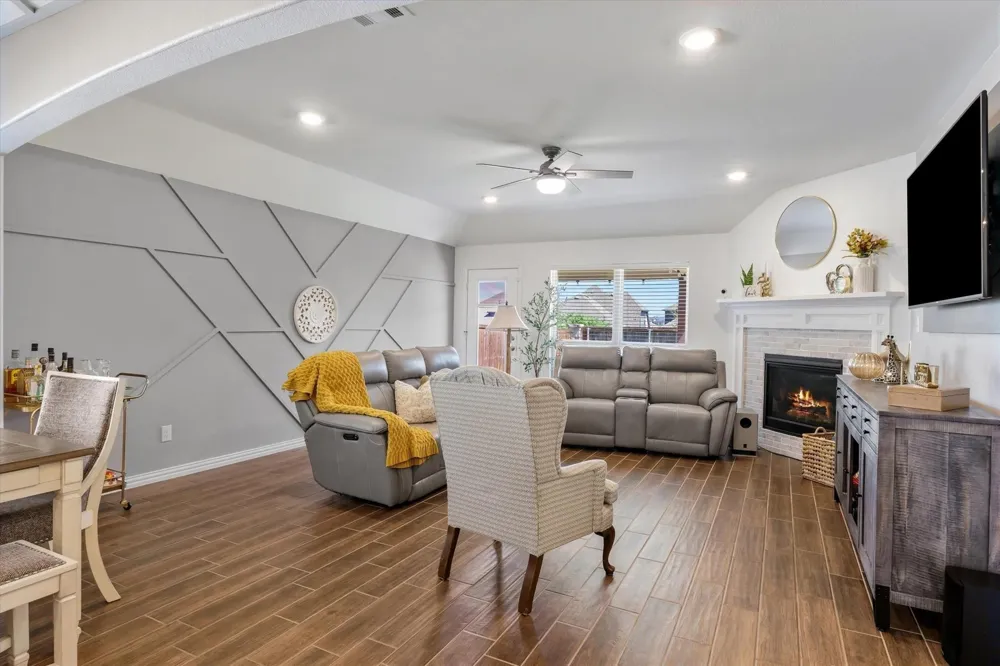 1284 Binfield Drive Forney, TX 75126