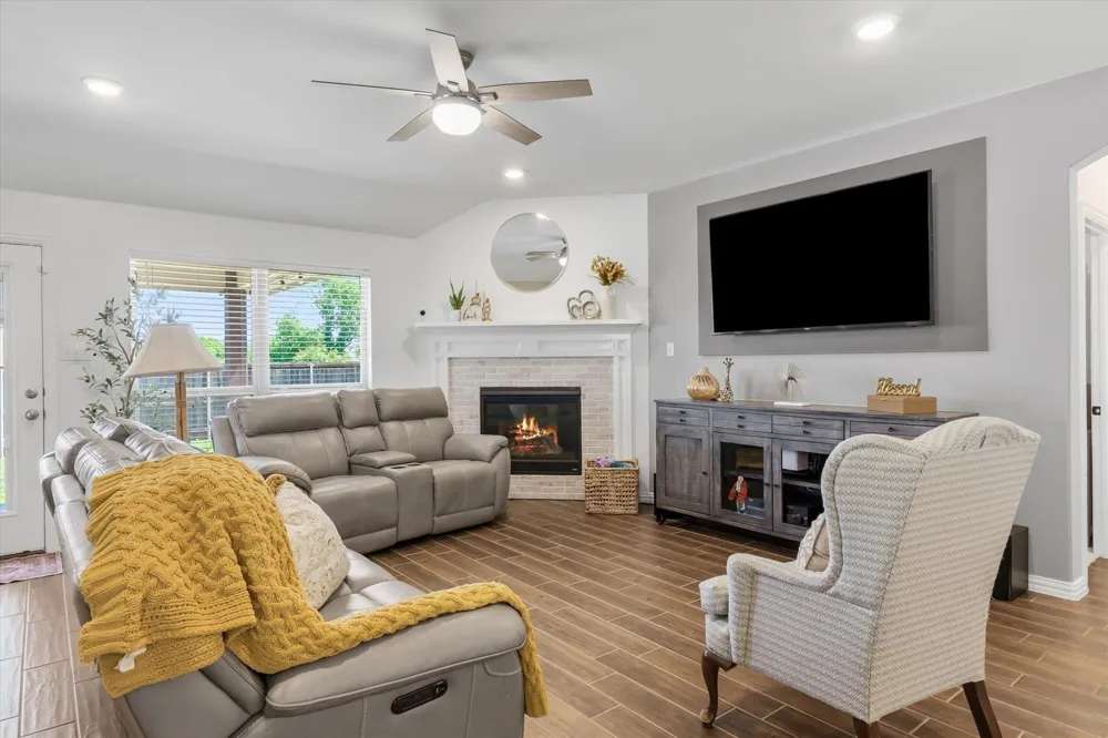 1284 Binfield Drive Forney, TX 75126