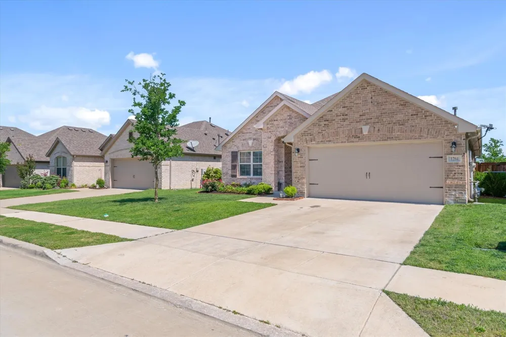 1284 Binfield Drive Forney, TX 75126
