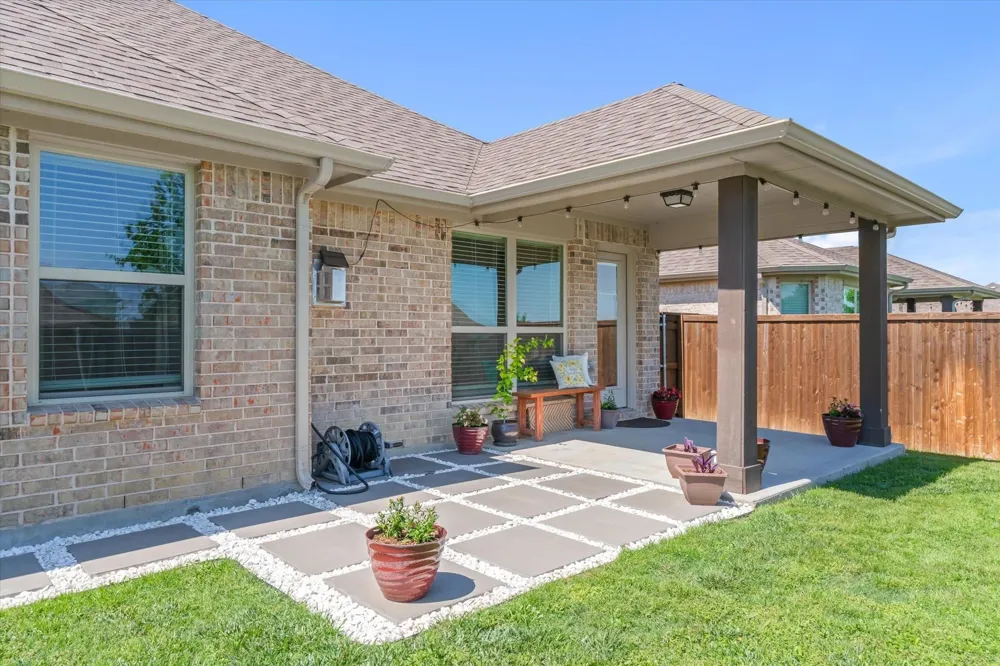 1284 Binfield Drive Forney, TX 75126