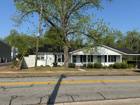 81 Warren