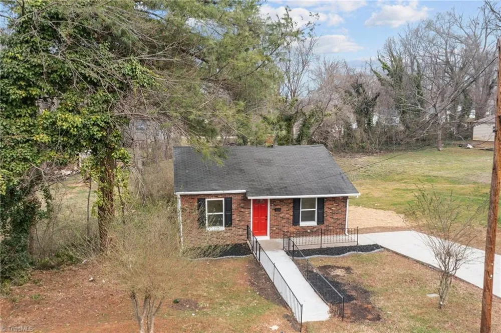 621 Sharpe Street E Statesville, NC 28677