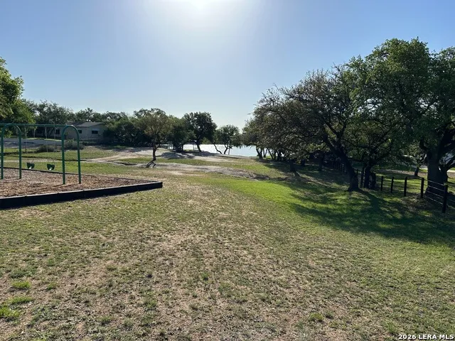 130 E WILLOW DR Granite Shoals, TX 78654