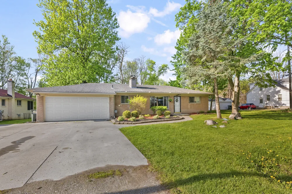950 Gallaland Avenue Rochester Hills, MI 48307