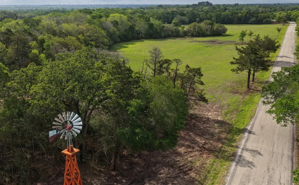 5 Baranowski Road Brenham, TX 77833