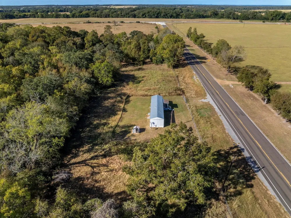 3211 FM 3403 Lincoln, TX 78948