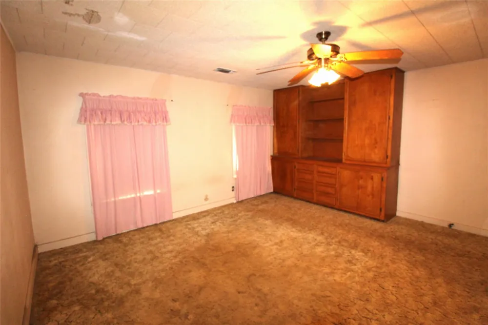 908 Paulus Street Schulenburg, TX 78956