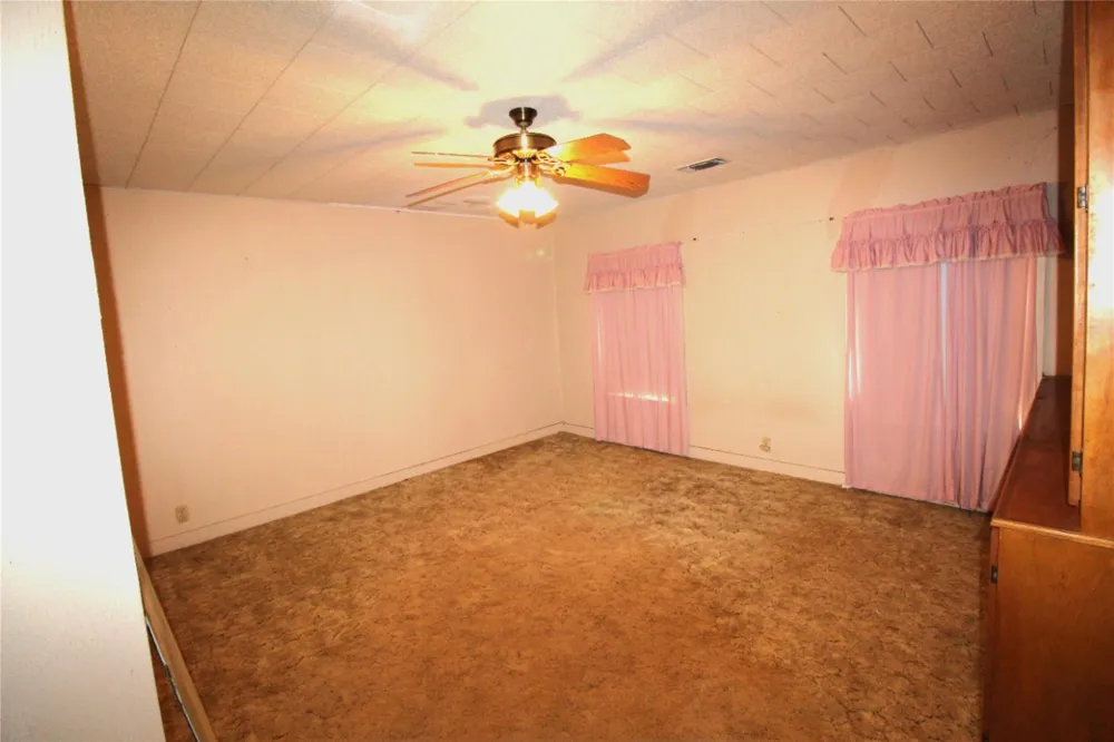 908 Paulus Street Schulenburg, TX 78956