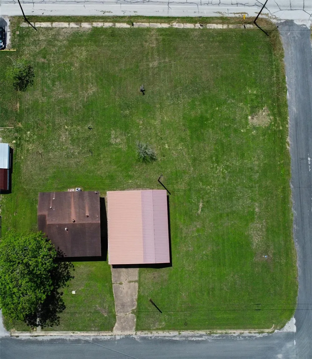 908 Paulus Street Schulenburg, TX 78956