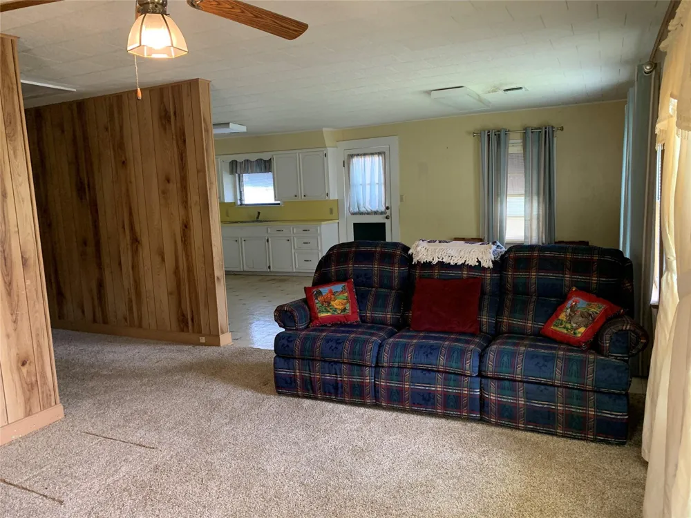 908 Paulus Street Schulenburg, TX 78956