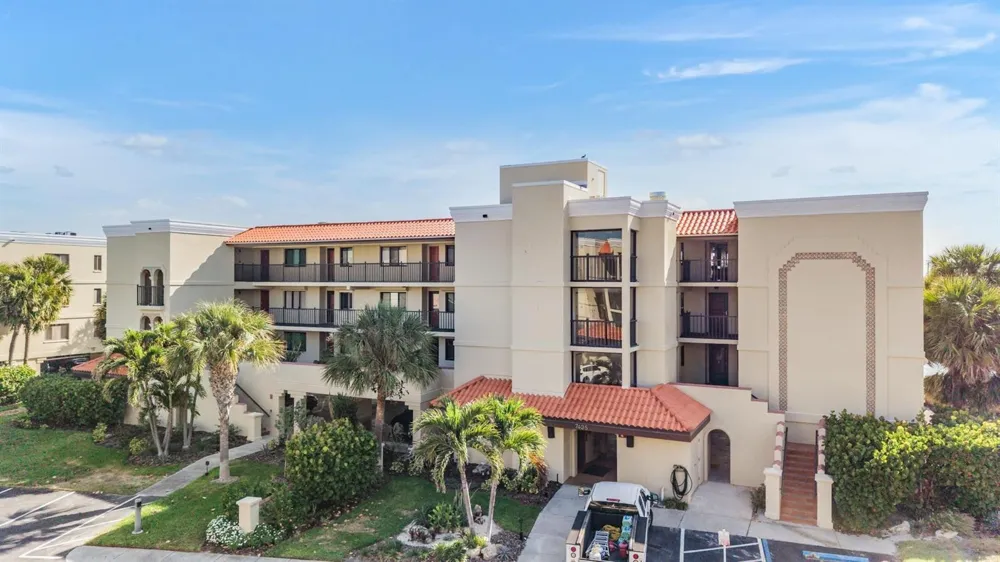7435 BAYSHORE DRIVE #303 Treasure Island, FL 33706