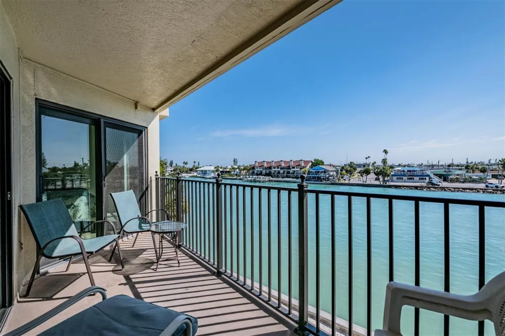 7435 BAYSHORE DRIVE #303 Treasure Island, FL 33706