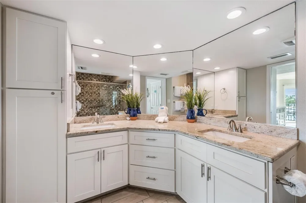 7435 BAYSHORE DRIVE #303 Treasure Island, FL 33706