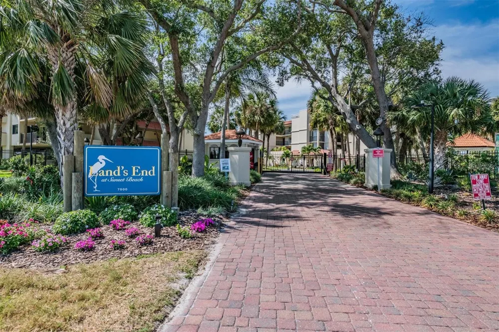 7435 BAYSHORE DRIVE #303 Treasure Island, FL 33706