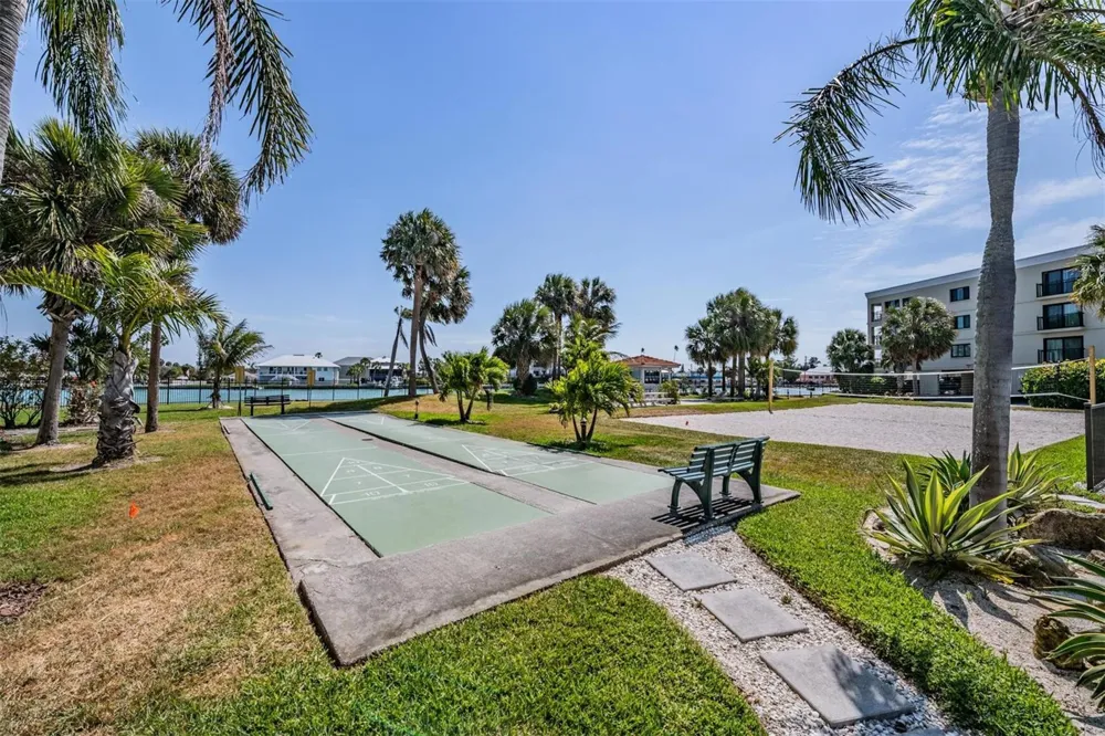 7435 BAYSHORE DRIVE #303 Treasure Island, FL 33706