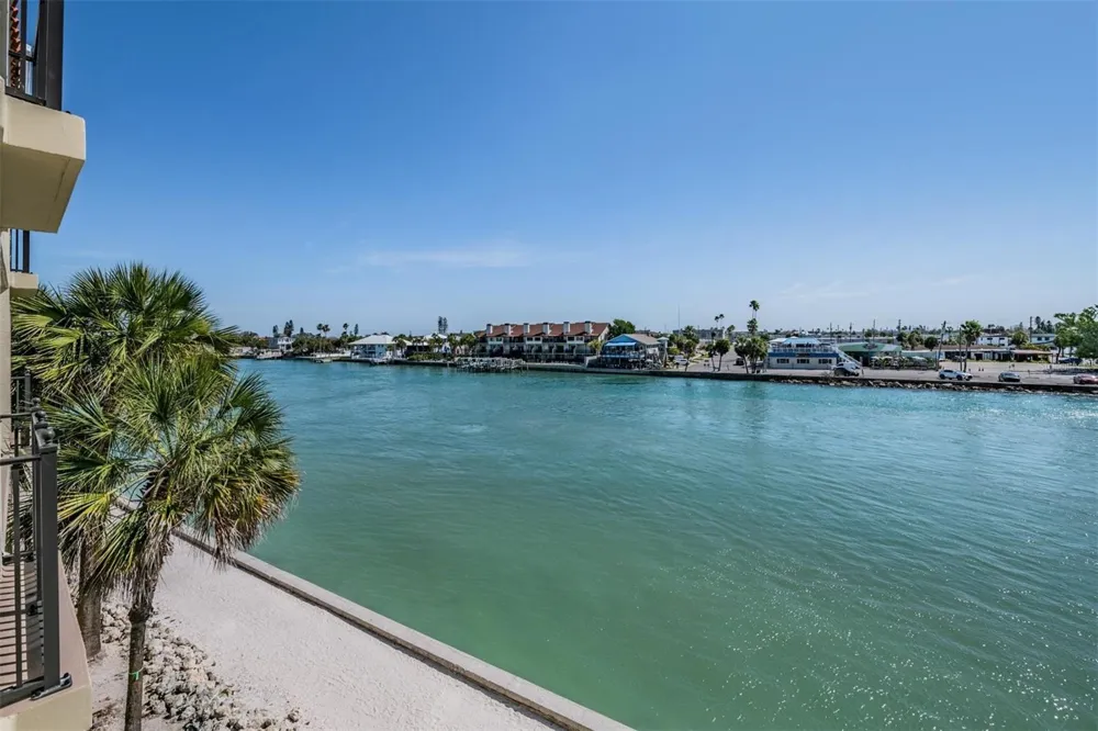 7435 BAYSHORE DRIVE #303 Treasure Island, FL 33706